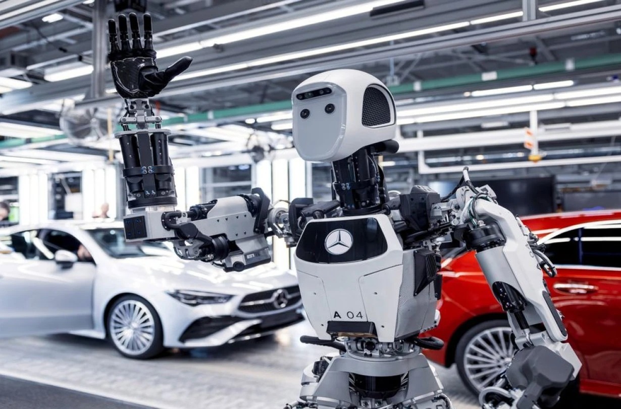 Η Mercedes-Benz βάζει ανθρωποειδή ρομπότ στα εργοστάσια της