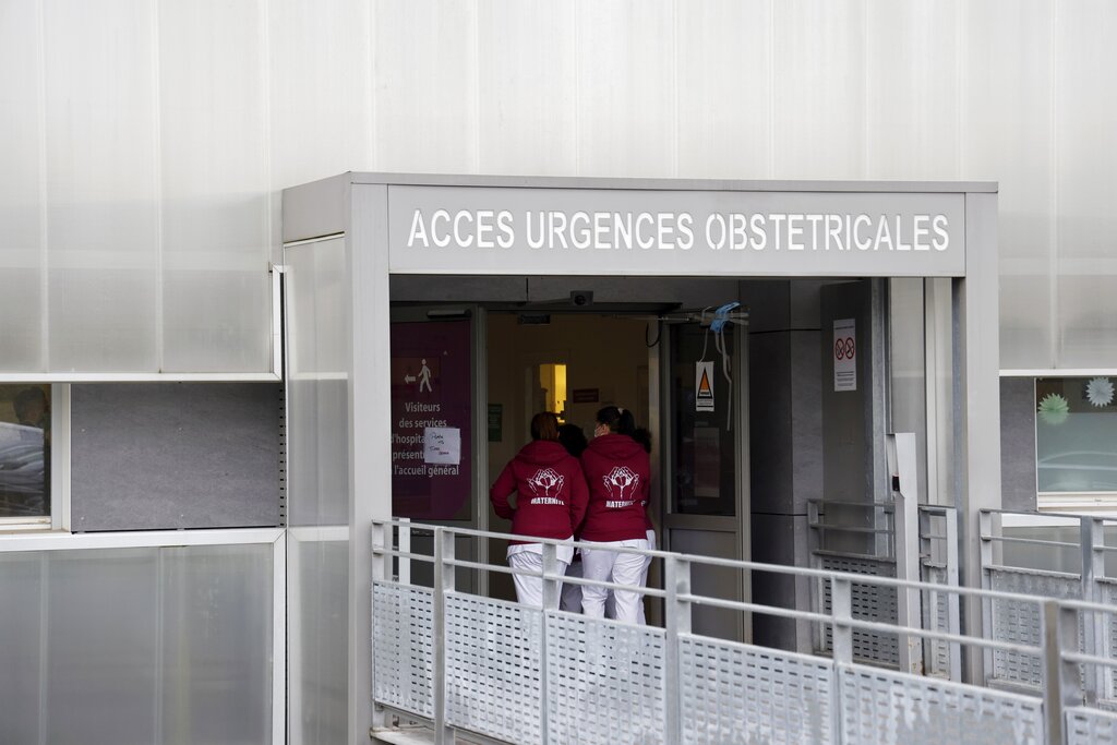 Πρωτοφανές: Δήμαρχος στη Γαλλία συστήνει στους δημότες να αποφεύγουν το νοσοκομείο της πόλης τους