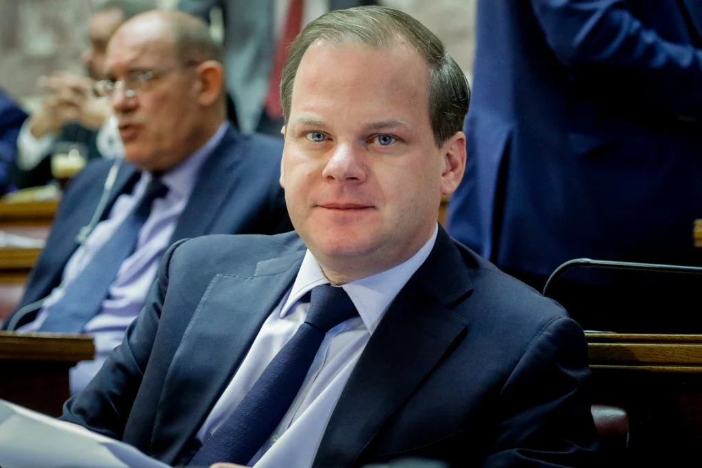 Τέμπη: Βουλευτής της ΝΔ «αδειάζει» τον Κ.Καραμανλή – «Εγώ θα παραιτούμην από την ασυλία»