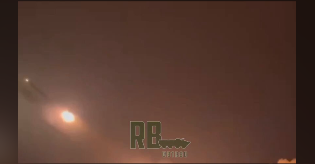 Η στιγμή που τα ρωσικά ρουκετοβόλα σφυροκοπούν τις ουκρανικές δυνάμεις που υποχωρούν από την περιοχή της Αβντίιβκα (βίντεο)