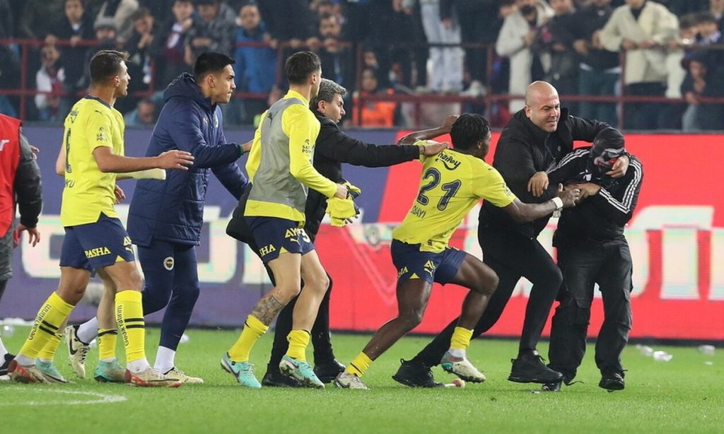 Euro 2024: Αυτή θα είναι η επίπτωση στην Εθνική Τουρκίας αν η Φενέρμπαχτσε αποχωρήσει από το τουρκικό πρωτάθλημα