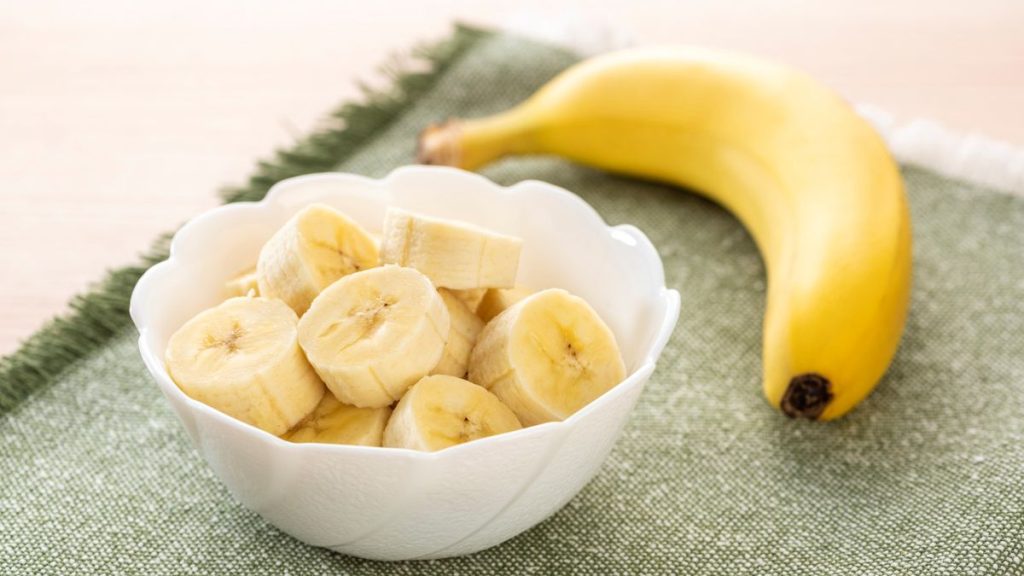 Γιατί μπορεί να πονάει το στομάχι σας όταν τρώτε μπανάνες