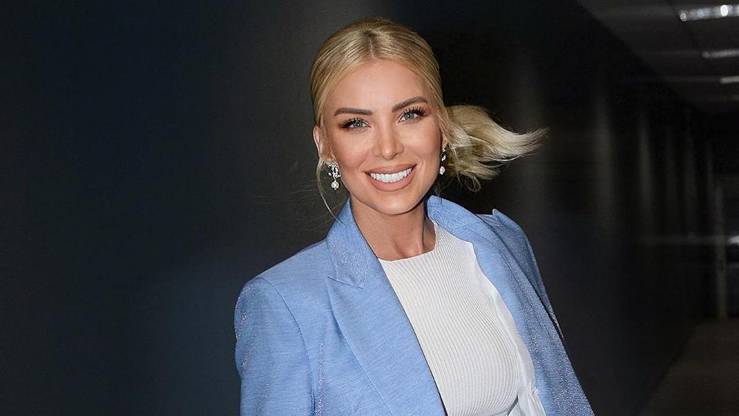 Μελαχρινή και χωρίς πλαστικές: Όταν η Κ.Καινούργιου παρουσίαζε δίσκο των Goin’ Through