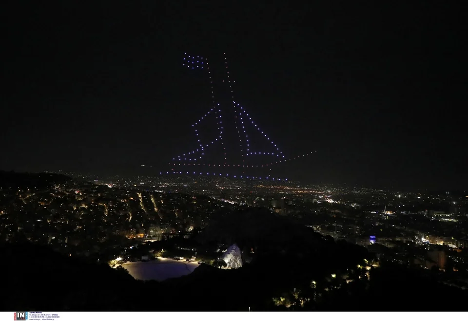 25η Μαρτίου: Drone σχημάτισαν σύμβολα της επανάστασης στον Αθηναϊκό ουρανό (βίντεο)