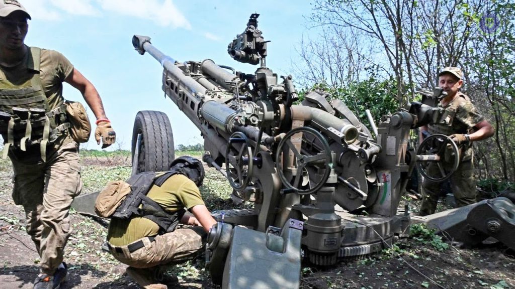 Η στιγμή που ουκρανικό πυροβόλο Μ-777 διαλύεται λόγω εξάντλησης ορίου ζωής της κάνης (βίντεο)