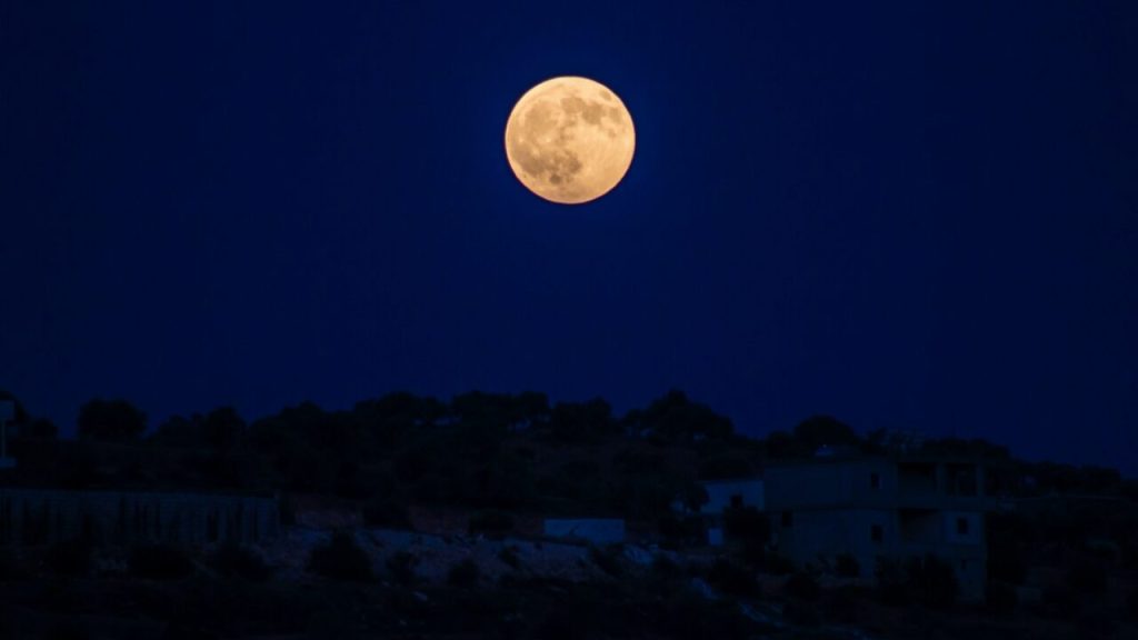 «Φεγγάρι του Σκουληκιού»: Σήμερα η πανσέληνος Μαρτίου – Για ποιο λόγο θα είναι ξεχωριστό