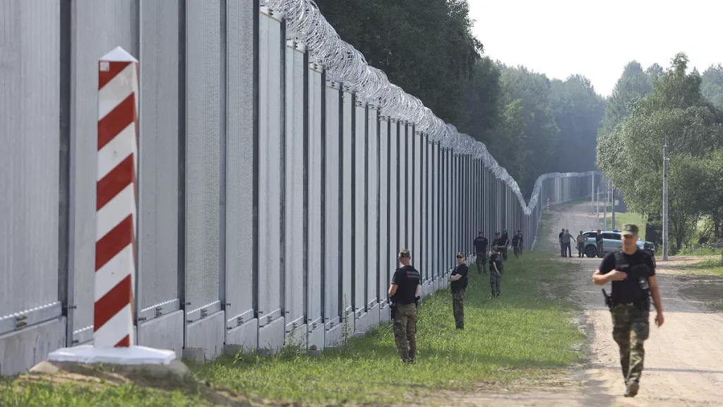 Οι πολωνικές Αρχές σχεδιάζουν να κατασκευάσουν πύργους επιτήρησης στα σύνορα με τη Λευκορωσία