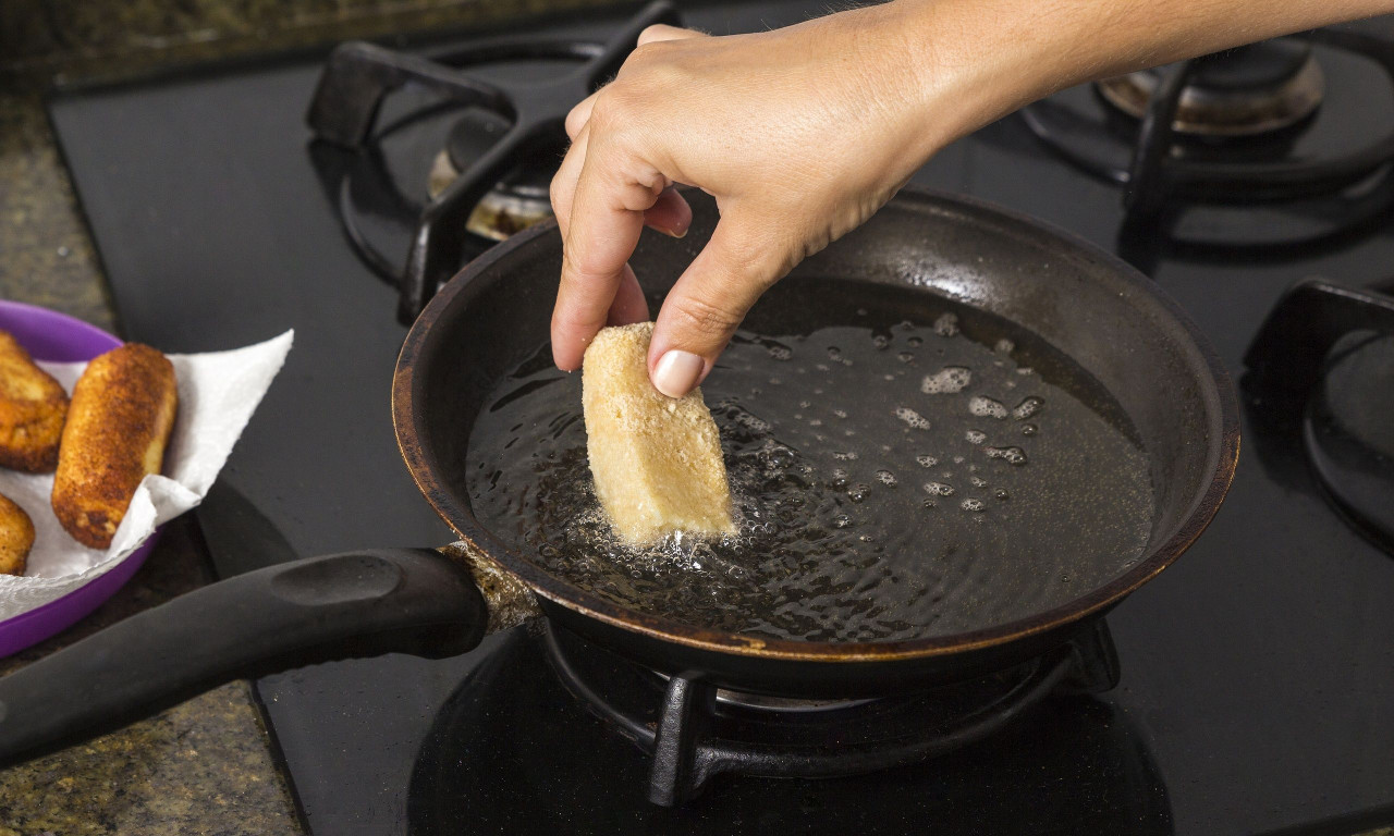 Ο κίνδυνος που υπάρχει για τον εγκέφαλο αν τηγανίζετε πολλές φορές στο ίδιο λάδι