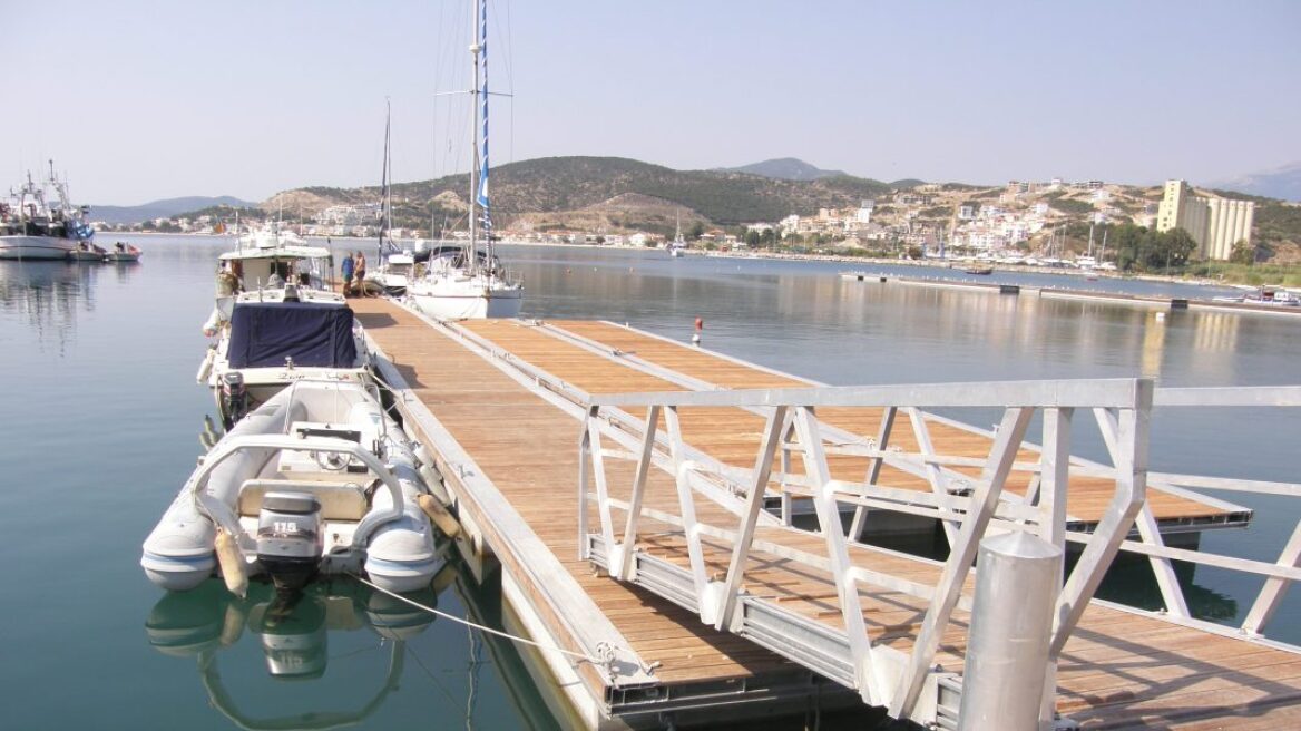 Καβάλα: Αυτοκίνητο έπεσε στη θάλασσα στο λιμάνι – Νεκρός ένας 69χρονος (upd)