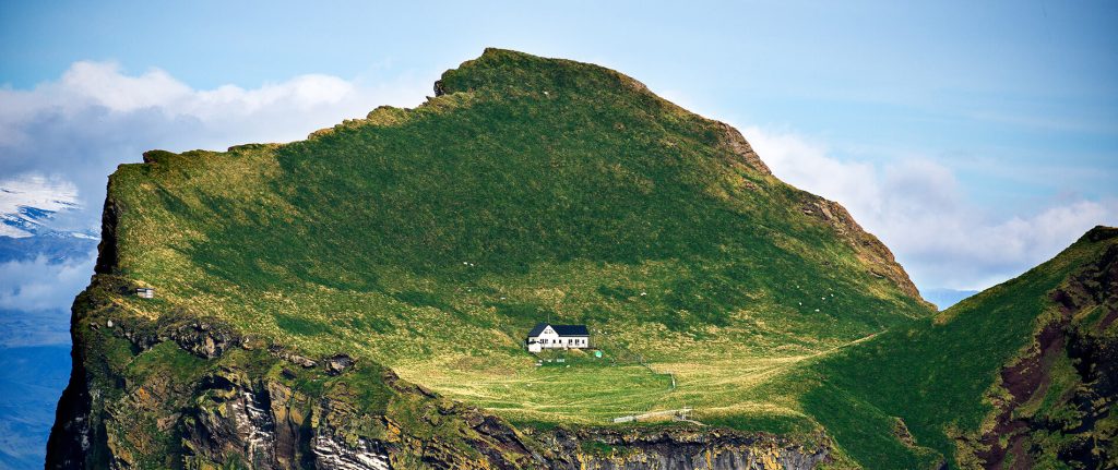 Αυτό είναι το πιο μοναχικό σπίτι του κόσμου – Σε ένα από τα πιο απομονωμένα νησιά όπου απαγορεύονται οι τουρίστες