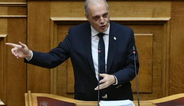 Κ.Βελόπουλος: ΝΔ, ΠΑΣΟΚ και ΣΥΡΙΖΑ πρωταγωνιστούν στο «θέατρο του παραλόγου»