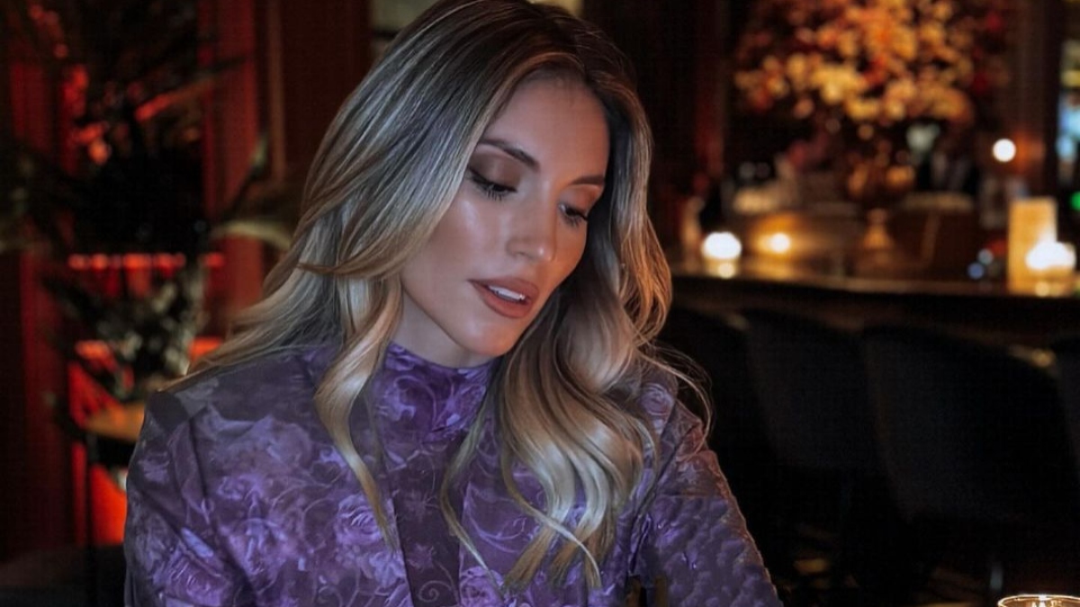 Α.Οικονομάκου: Ποζάρει με μαύρα εσώρουχα και «ρίχνει» το Instagram (φωτο)