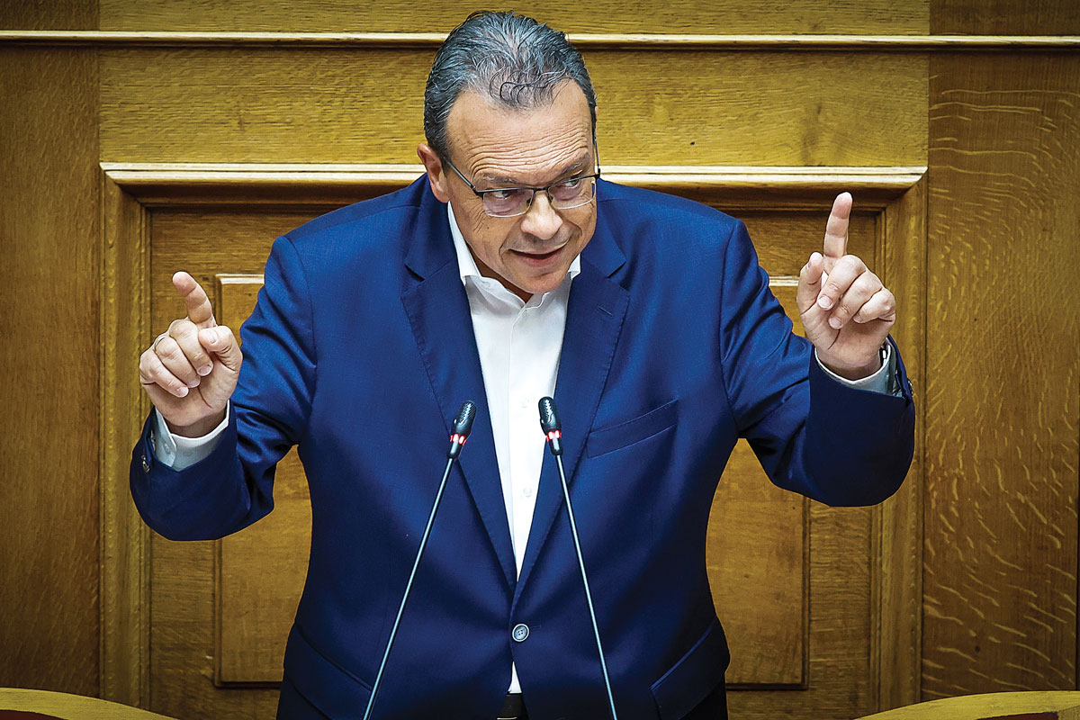 Σ.Φάμελλος: Ο Γ.Φλωρίδης να συναντηθεί με τις οικογένειες που έψαχναν αντικείμενα των παιδιών τους στα μπάζα