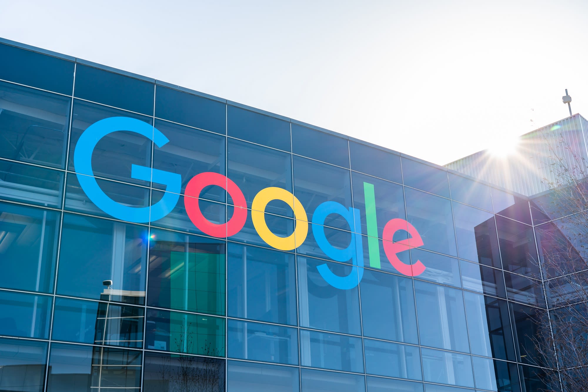 Google: Μπλόκαρε ή αφαίρεσε πάνω από 5,5 δισεκατομμύρια διαφημίσεις