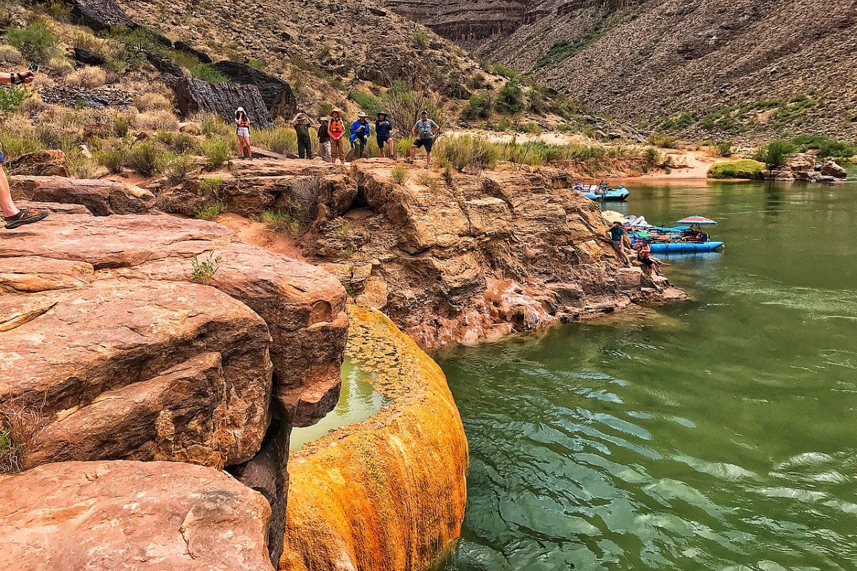 Αυτή είναι η μικρή πηγή στην οποία δεν πρέπει κανείς να κολυμπήσει
