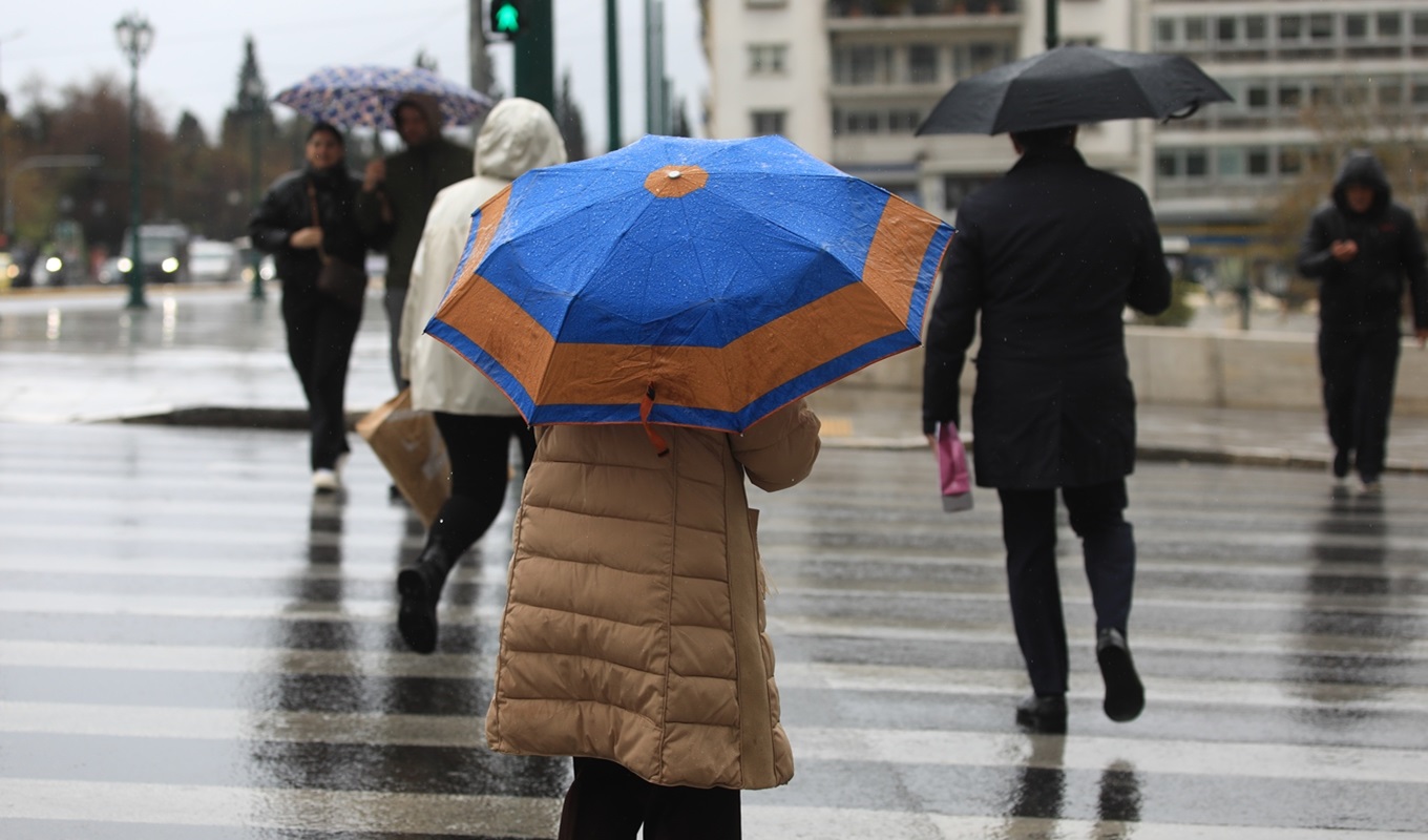 Καιρός: Άστατος με τοπικές βροχές, σκόνη και ζέστη σήμερα