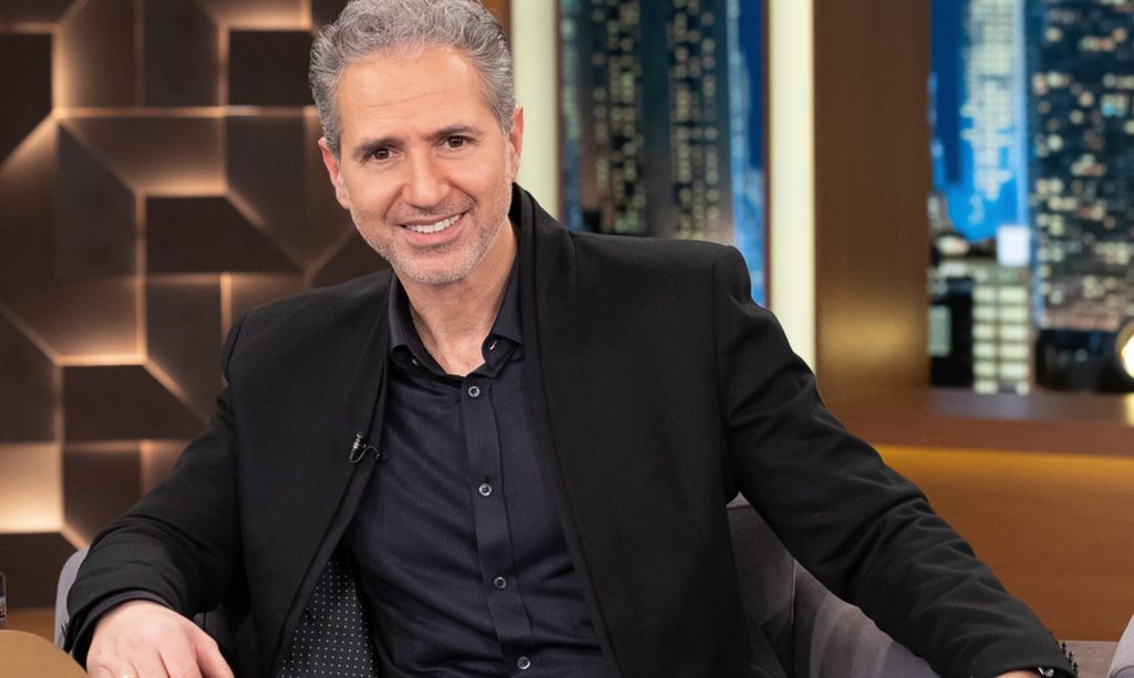 Δημήτρης Κόκοτας: Έπαθε έμφραγμα κατά τη διάρκεια προβών για το J2US – Kρίσιμη η κατάστασή του (upd)