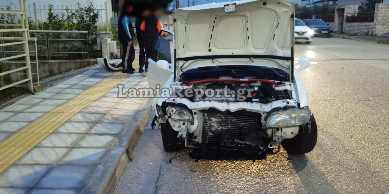 Λαμία: ΙΧ «καρφώθηκε» σε όχημα που προπορευόταν στα Κάτω Ρεβένια