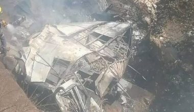 Νότια Αφρική: Τουλάχιστον 45 νεκροί μετά από πτώση λεωφορείου από γέφυρα
