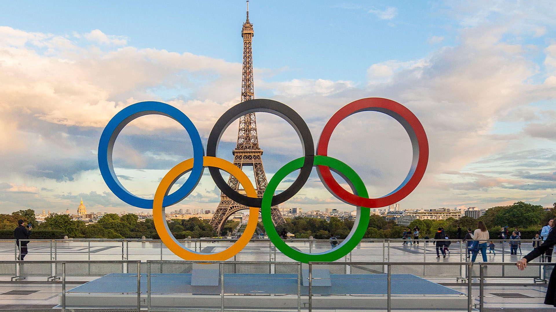 Ε.Μακρόν: Ανοικτό το ενδεχόμενο να αλλάξει ο τόπος διεξαγωγής της τελετής έναρξης των Ολυμπιακών Αγώνων