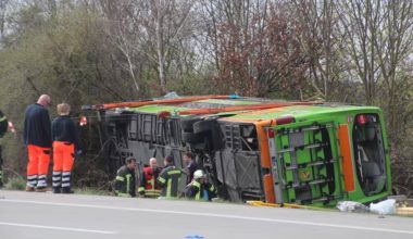 Γερμανία: Πάνω από 20 άτομα τραυματίστηκαν μετά από ανατροπή λεωφορείου σε αυτοκινητόδρομο