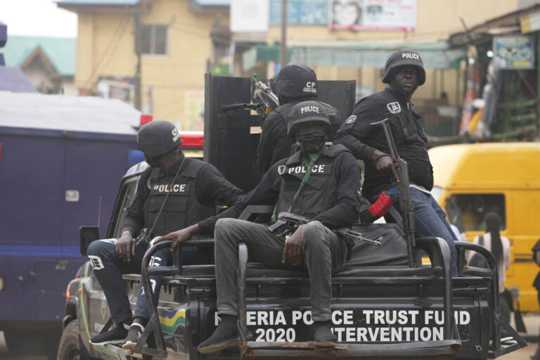 Νιγηρία: Ο στρατός απελευθερώνει 313 κατηγορούμενους για συμμετοχή στην εξέγερση της Μπόκο Χαράμ