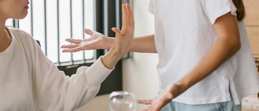 Άγριος ξυλοδαρμός μεταξύ μαθητριών γυμνασίου στον Πύργο – Στο «φως» βίντεο από τη συμπλοκή