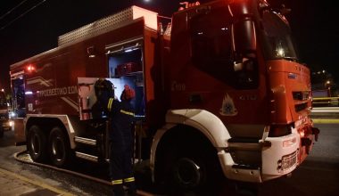 Πάτρα: Φωτιά σε διαμέρισμα – Τρεις ένοικοι μεταφέρθηκαν στο νοσοκομείο