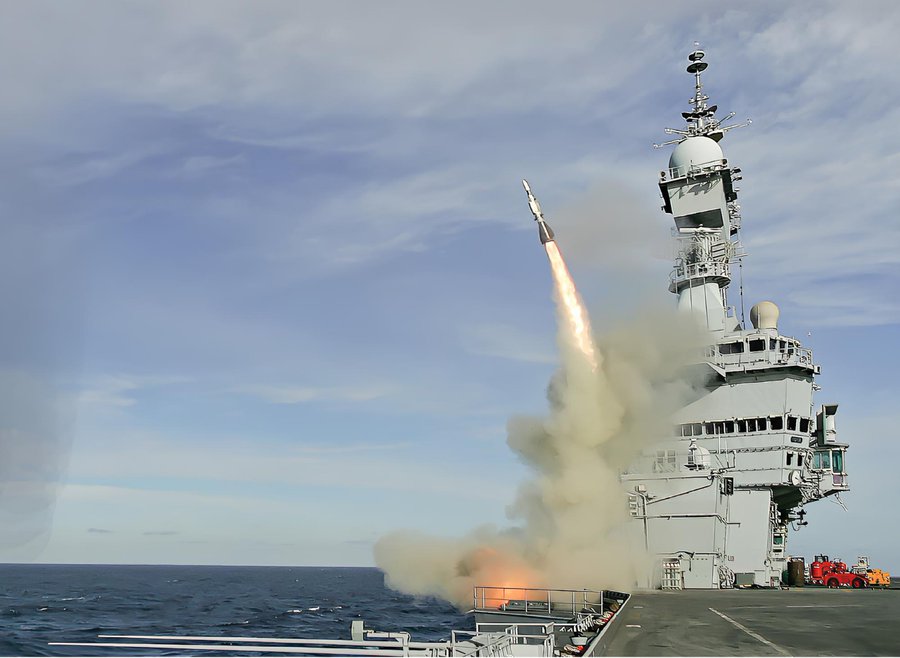 Γαλλία: Οι ένοπλες δυνάμεις θα διπλασιάσουν τις παραγγελίες πυραύλων αεράμυνας Aster-30