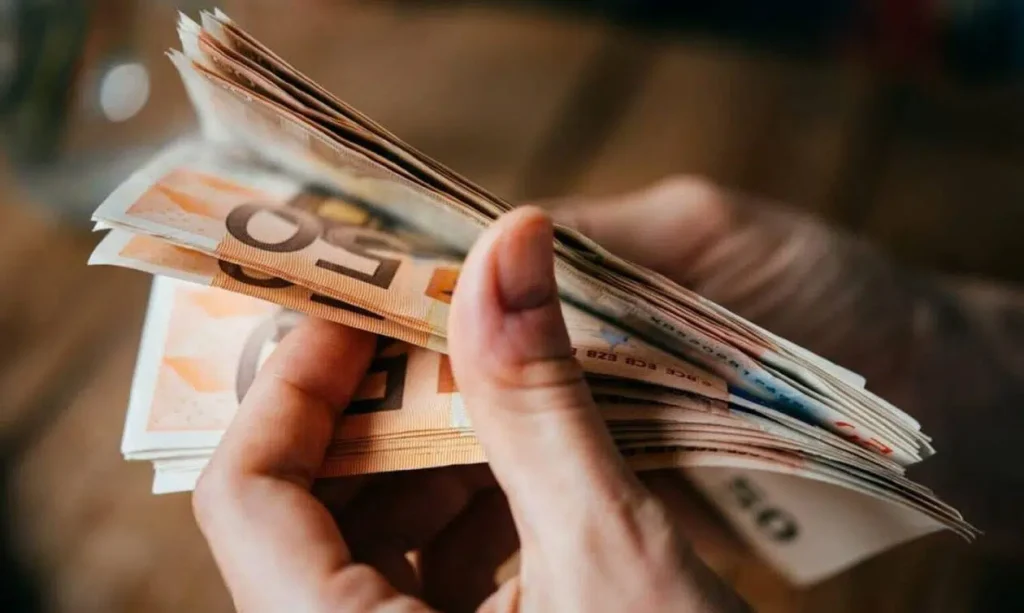 Κοζάνη: Χρησιμοποίησαν το «Market Pass» και απέσπασαν 12.000 ευρώ από 68χρονη