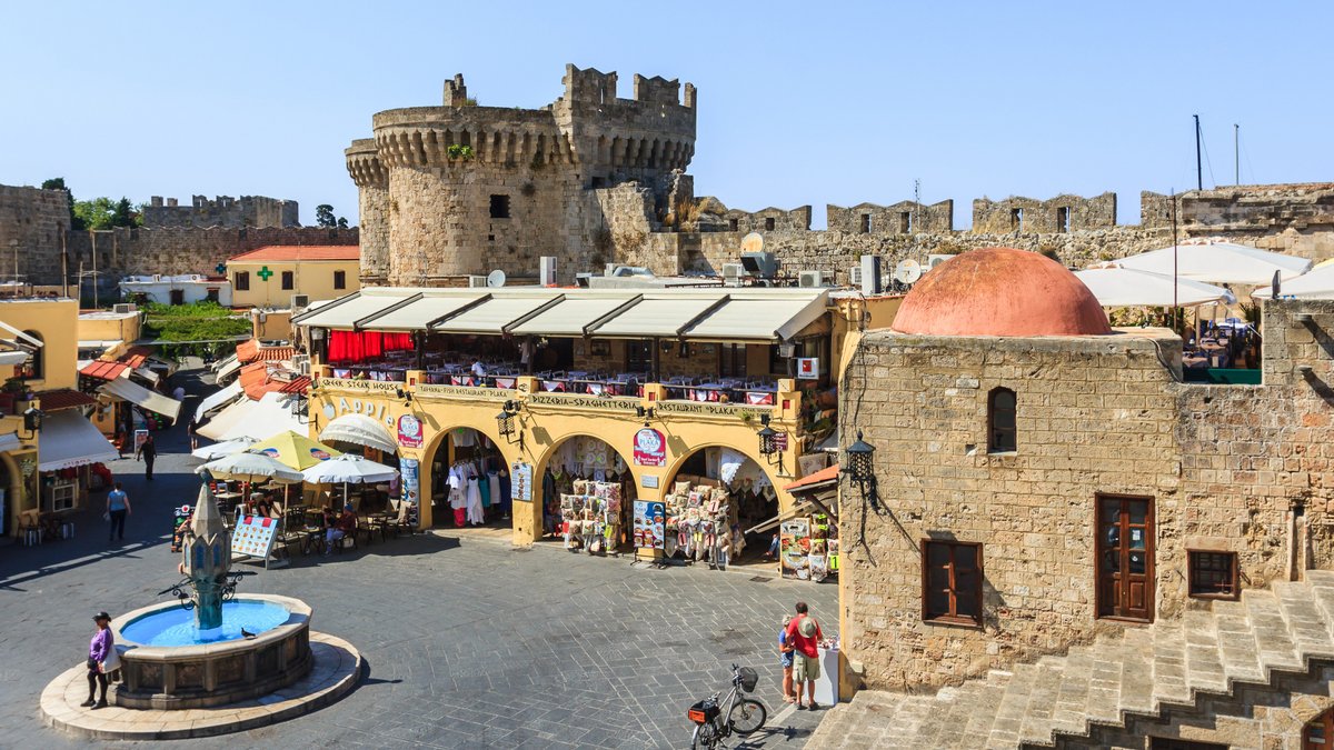 «Φούσκα» οι δωρεάν διακοπές στη Ρόδο – Μετατράπηκαν σε voucher 66 ευρώ