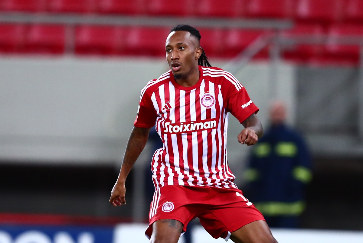 Με τον Ζέλσον Μαρτίνς η αποστολή του Ολυμπιακού για τον αυριανό αγώνα απέναντι στην ΑΕΚ