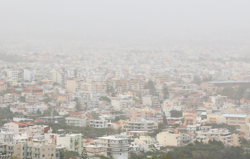 Α.Καζαντζίδης: «Καταιγίδες» αφρικανικής σκόνης μέχρι το τέλος Μάιου – Γιατί η Κρήτη έχει το μεγαλύτερο πρόβλημα