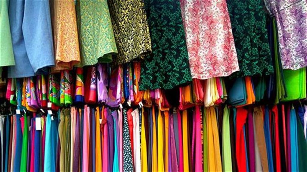 Αυτά είναι τα πέντε χρώματα στα ρούχα που μας προσθέτουν χρόνια