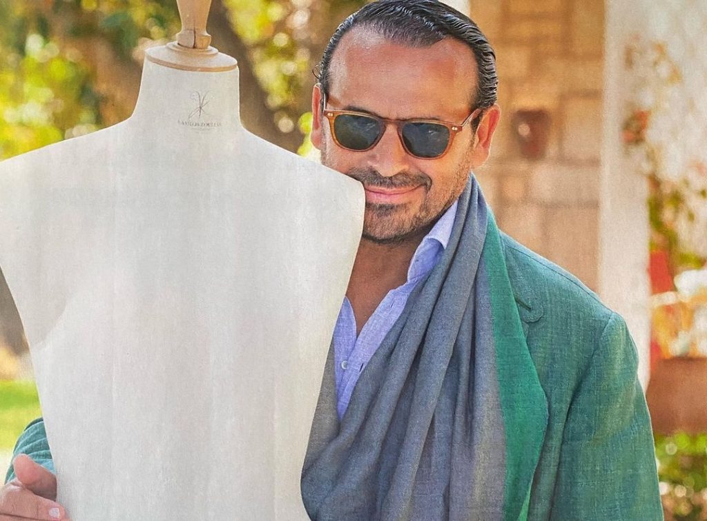 Στις φλόγες τυλίχτηκε το ατελιέ του σχεδιαστή Βασίλη Ζούλια στην Ακαδημίας