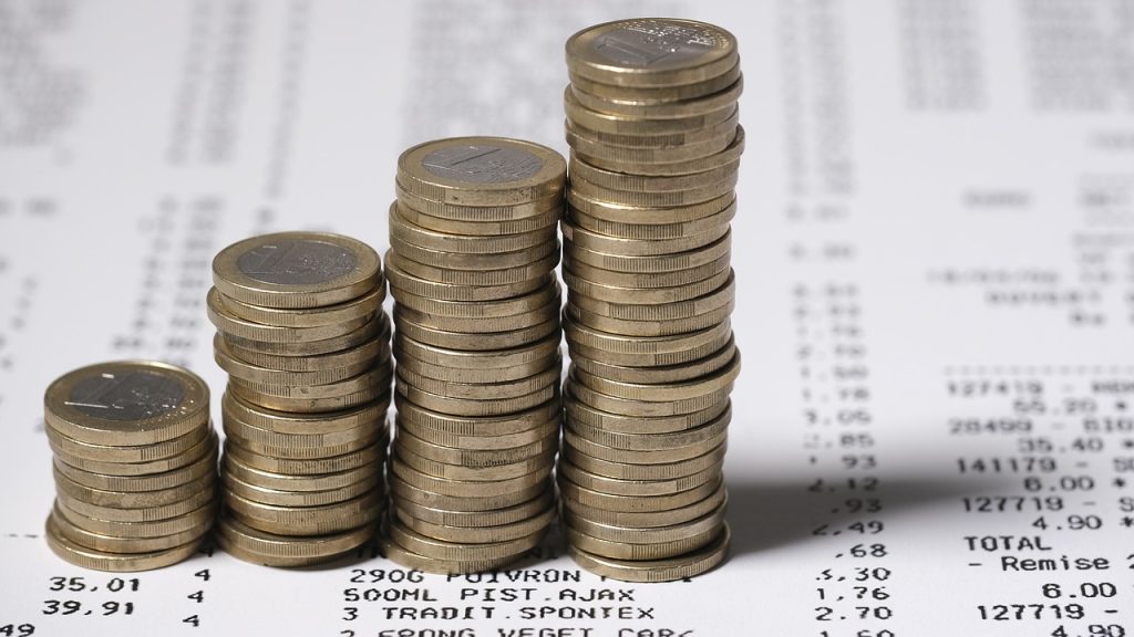 Σε ισχύ από αύριο ο νέος κατώτατος μισθός – Τι ισχύει με τις τριετίες