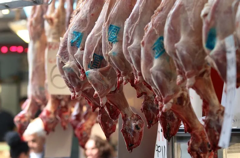 Οι κτηνοτρόφοι προειδοποιούν για ελλείψεις αμνοεριφίων στην ελληνική αγορά το φετινό Πάσχα