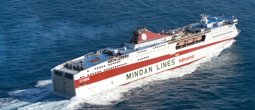 Επιστροφή στον Πειραιά για το «Κνωσός Παλάς» για να αποβιβαστεί 17χρονη τραυματίας