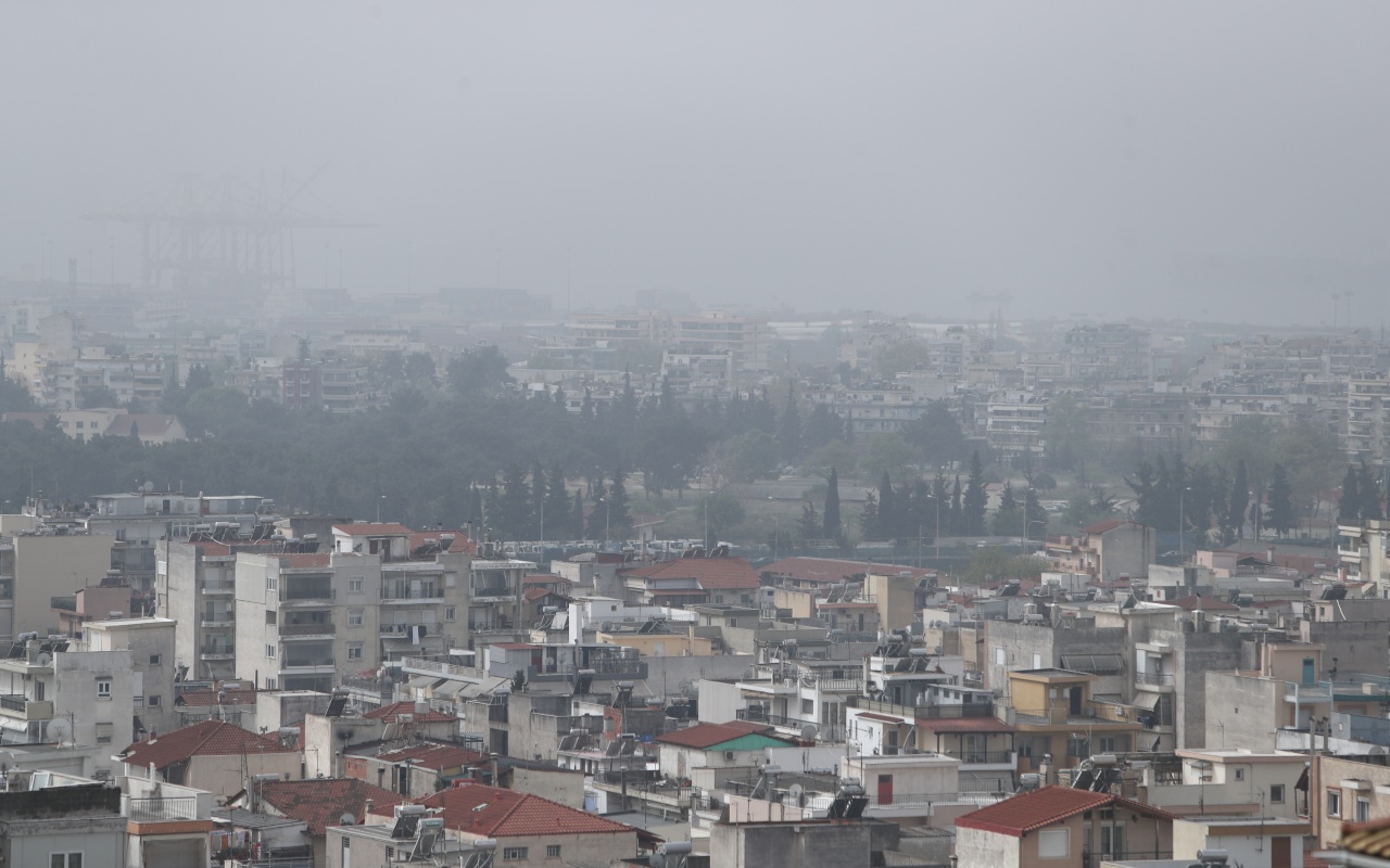 Θ.Κολυδάς: «Τελευταία μέρα με μεγάλη μεταφορά σκόνης η σημερινή» – Πότε θα υποχωρήσουν οι υψηλές θερμοκρασίες