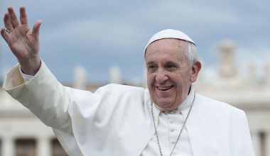 Πάπας Φραγκίσκος: «Όταν πεθάνω θέλω ένα αξιοπρεπές φέρετρο όπως όλοι οι άλλοι χριστιανοί»
