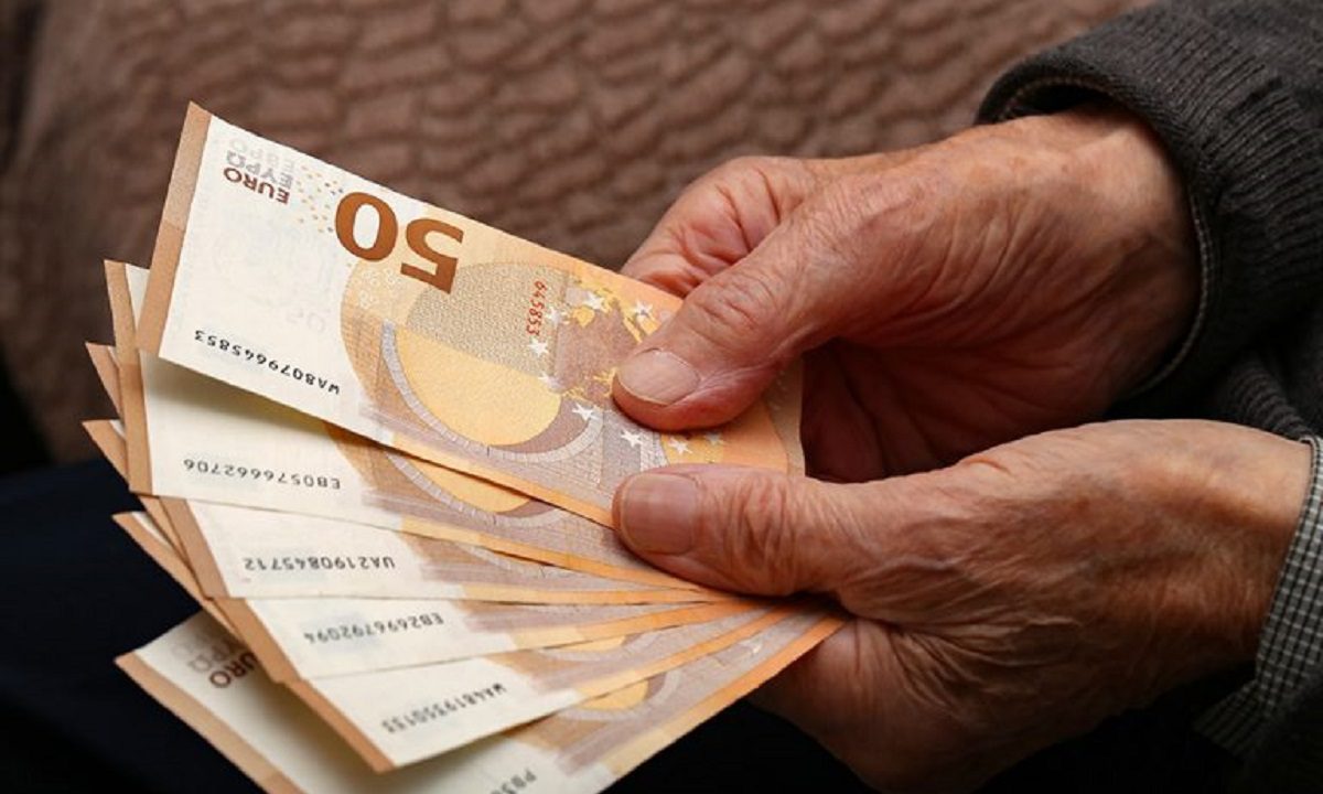 Πότε πληρώνονται οι συντάξεις Μαΐου – Οι ημερομηνίες ανά ταμείο