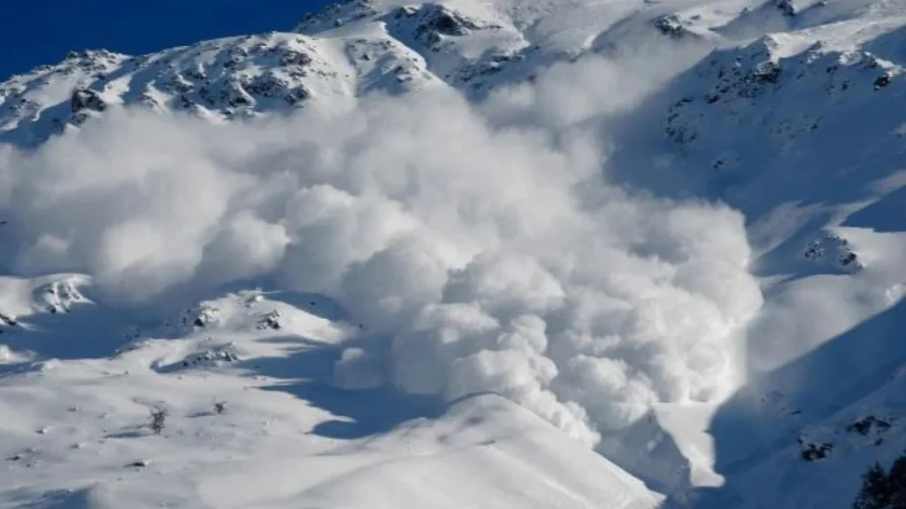 Ελβετία: Χιονοστιβάδα κοντά στο Τσερμάτ παρέσυρε και σκότωσε τρεις ανθρώπους
