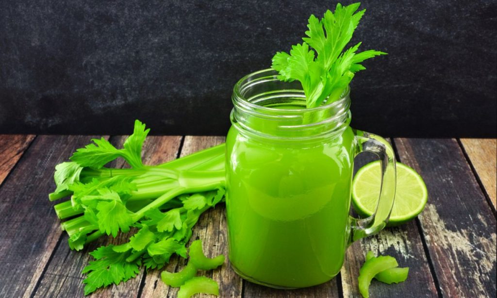 Χυμός σέλινου: Πώς μπορεί να σε βοηθήσει να βελτιώσεις την υγεία σου