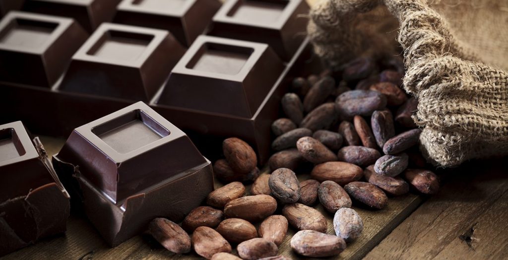 Μαύρη σοκολάτα: Είναι τελικά όσο υγιεινή νομίζουμε;