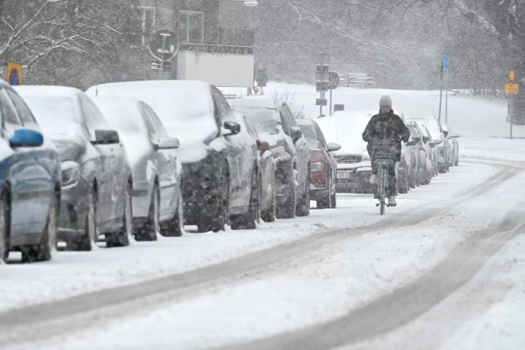 Σουηδία: Σφοδρή χιονόπτωση έπληξε την χώρα (φωτό)