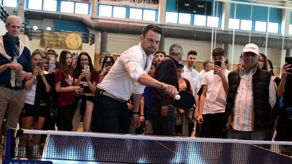 Σ.Κασσελάκης: Έπαιξε μπάντμιντον και πινγκ πονγκ στο πανελλήνιο σχολικό πρωτάθλημα τένις