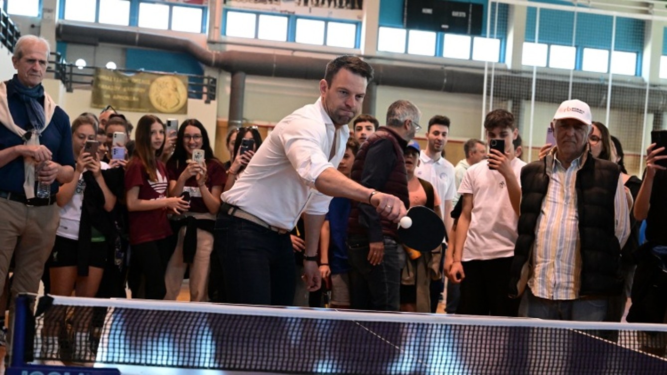 Σ.Κασσελάκης: Έπαιξε μπάντμιντον και πινγκ πονγκ στο πανελλήνιο σχολικό πρωτάθλημα τένις