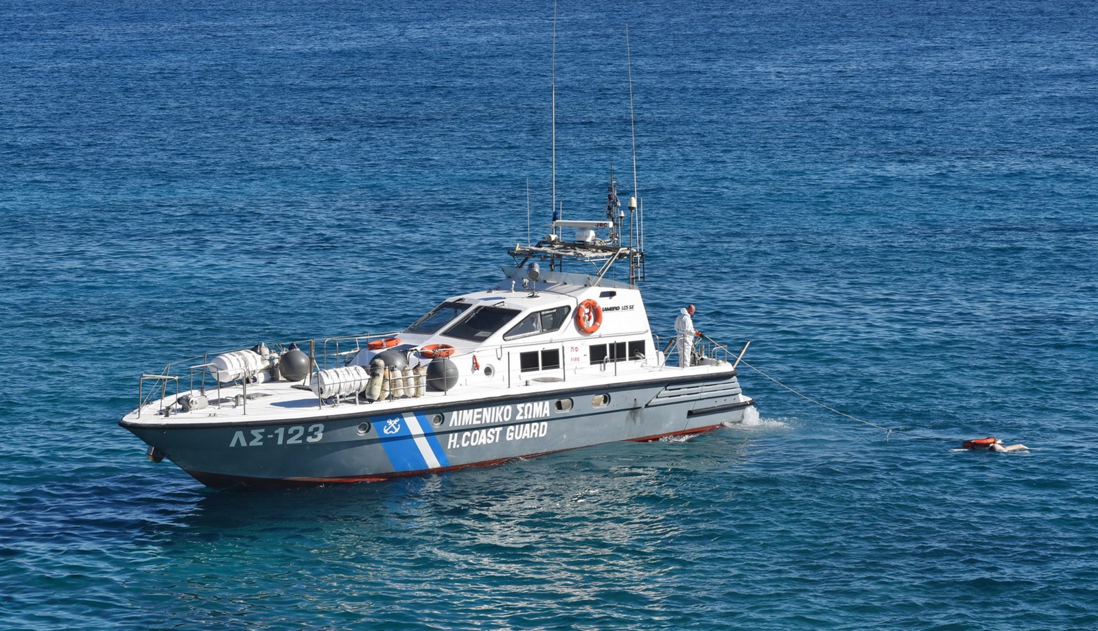 Κερατσίνι: Συγκρούστηκαν δύο αλιευτικά σκάφη και βυθίστηκε το ένα – Ο καπετάνιος έπεσε στη θάλασσα