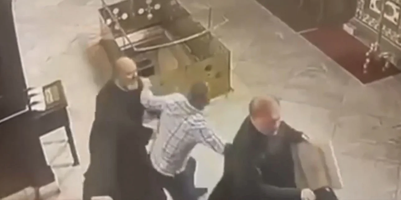 Κωνσταντινούπολη: Αρχιμανδρίτης ξυλοκόπησε Μητροπολίτη μέσα σε ναό (βίντεο)