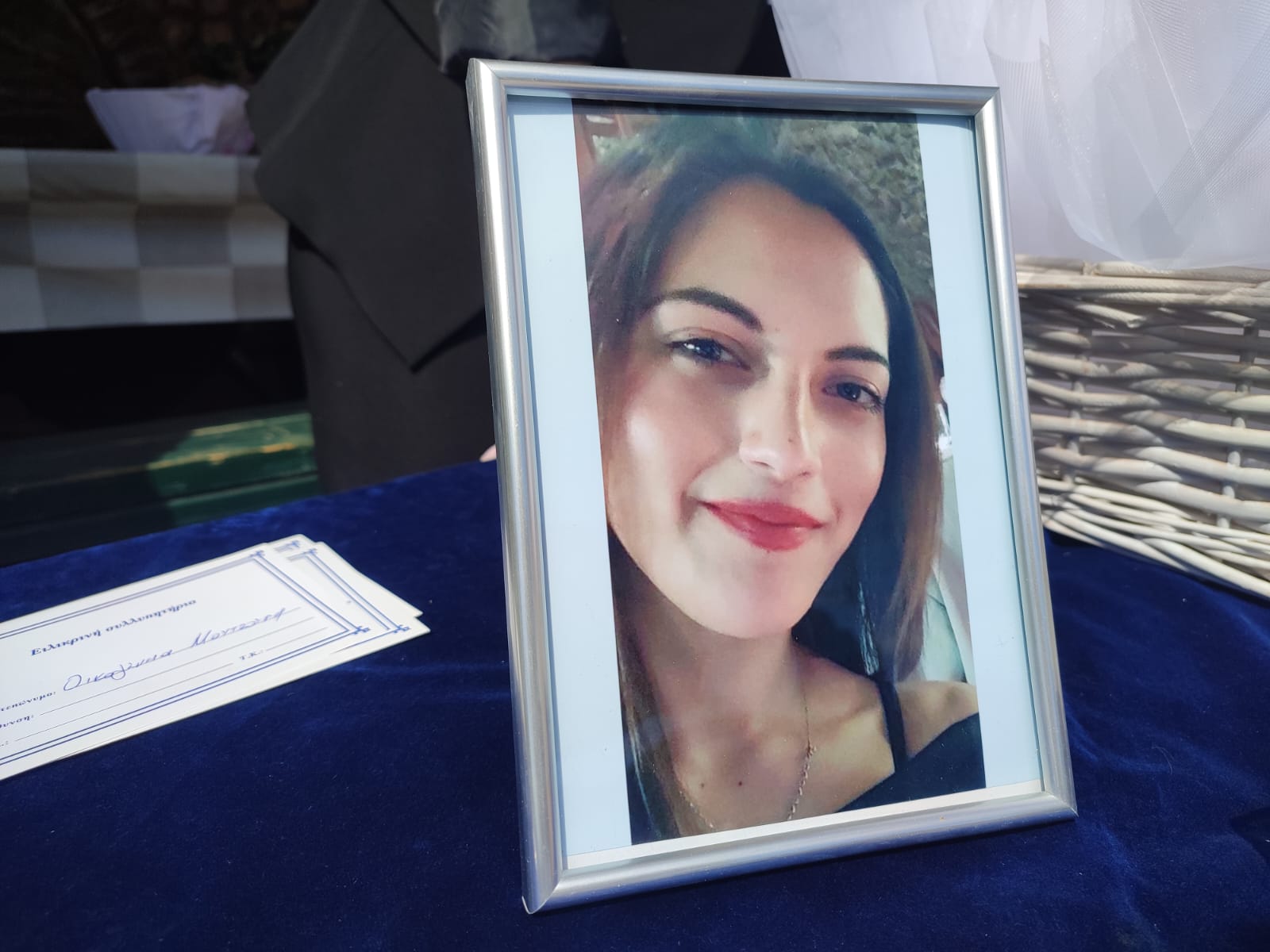 Άγιοι Ανάργυροι: Ξέσπασε ο πατέρας της 28χρονης – «Σήμερα ήταν πολλοί αστυνομικοί δίπλα στη νυφούλα μου, ένας δεν την βοήθησε»